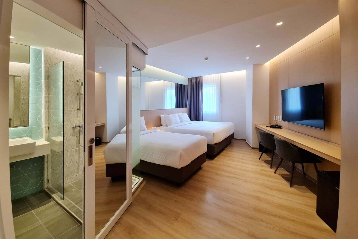 ห้องซูพีเรียทริปเปิล | เครื่องนอนระดับพรีเมียม, ตู้นิรภัยในห้องพัก, Wi-Fi ฟรี, ผ้าปูที่นอน
