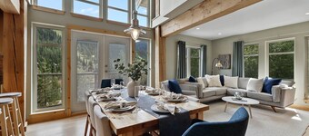 Entire house, Close to ski lifts and ALL amenities, fully equipped