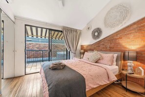 2 bedrooms, iron/ironing board, travel cot, free WiFi