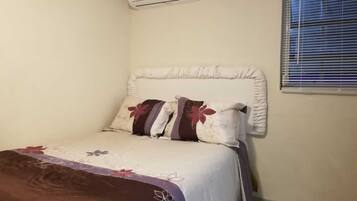 1 bedroom, free WiFi, bed sheets