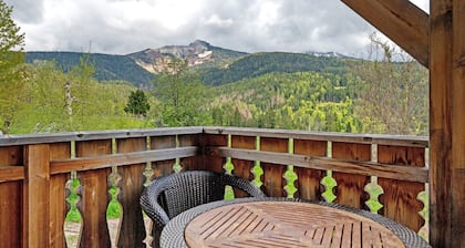 Ferienwohnung Huanzhof Schwarzhorn mit Bergblick, Garten & Terrasse