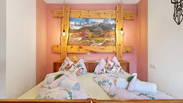 1 bedroom, iron/ironing board, free WiFi, bed sheets