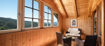 Apartment "Huanzhof Weißhorn" with Mountain View, Garden & Terrace