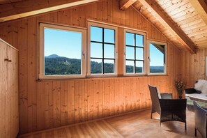 Interior - Apartment "Huanzhof Weißhorn" with Mountain View, Garden & Terrace (Aldein)