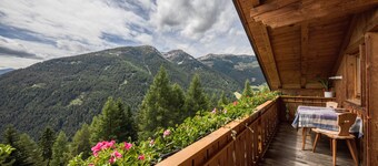 Holiday Apartment "Priml - Wieserhof" with Balcony & Garden