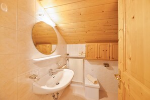 Douche, serviettes fournies