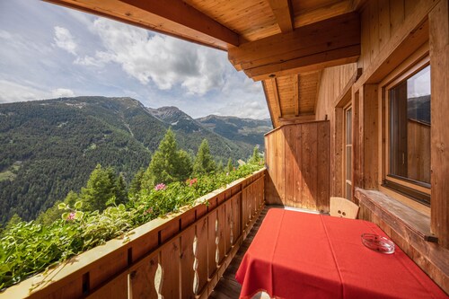 Vacation Apartment "Zirm - Wieserhof" with Wi-Fi; Pet-Friendly