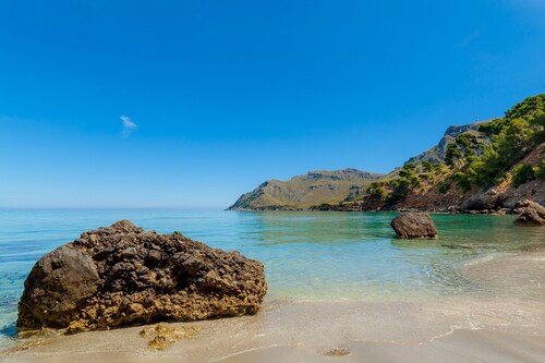 Vacation Villa "Villa Espacio" with Sea View, Garden, Pool, Wi-Fi & Terrace
