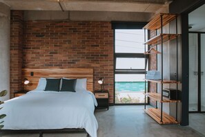 1 bedroom, in-room safe, iron/ironing board, free WiFi