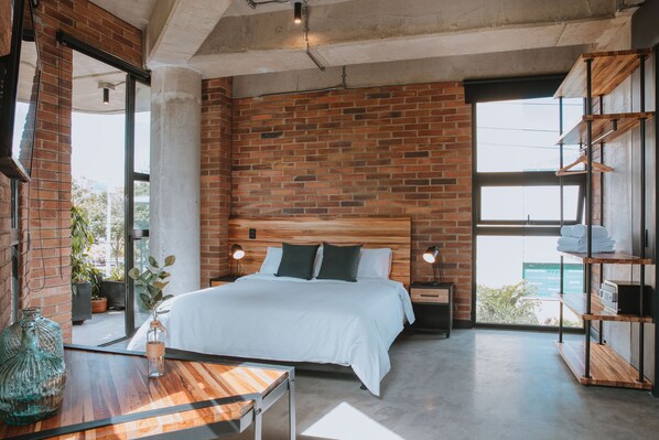 1 bedroom, in-room safe, iron/ironing board, free WiFi - Industrial Chic Loft in Front of Unicentro Mall (Medellín)