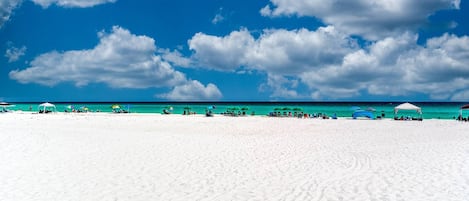 Sulla spiaggia, motonautica, pesca