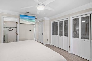 4 bedrooms, iron/ironing board, free WiFi, bed sheets