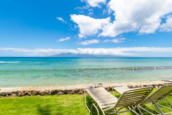 Beach nearby, sun loungers, beach towels