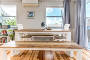Dining - Ti Cottage Oneroa by Stay Waiheke (Waiheke Island)