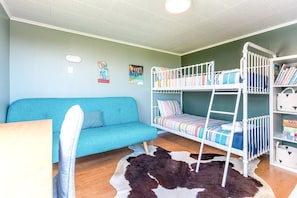 4 quartos, ferros/tábuas de passar roupa, Wi-Fi, roupa de cama