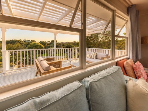 Ti Cottage - Walkable Oneroa Family Retreat