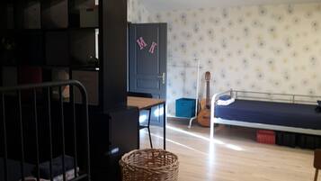 3 bedrooms, WiFi, bed sheets