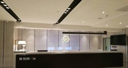 IU Hotels Xidan Market Railway Station Wulumuqi