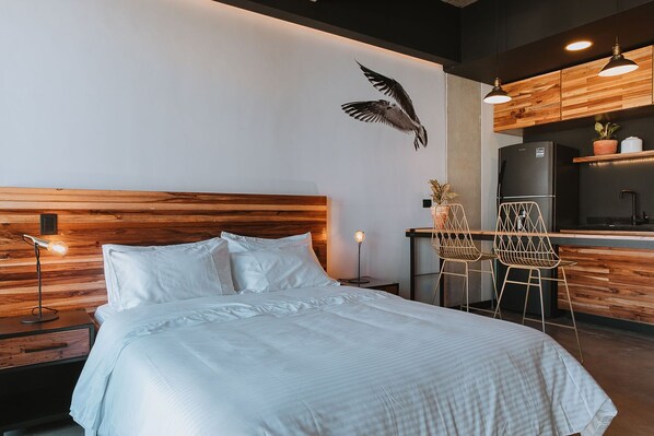 1 soverom, safe på rommet, strykejern/-brett og wi-fi (inkludert)