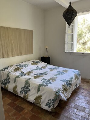 5 chambres, fer et planche à repasser, lit parapluie, Wi-Fi gratuit