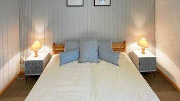 2 多间卧室、旅行婴儿床、WiFi、床单