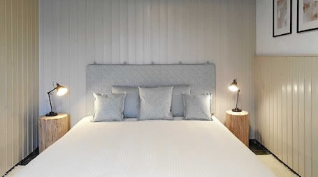 3 bedrooms, travel cot, WiFi, bed sheets. Ferienwohnung 3 - Ferienhof Rätzsee
