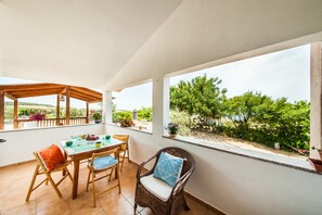 Outdoor dining - Cottage IN Campagna A Castelsardo (Castelsardo)