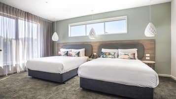 Laptop workspace, iron/ironing board, rollaway beds, free WiFi