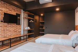 1 bedroom, in-room safe, iron/ironing board, free WiFi