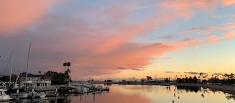 Relax & Recharge at Shore- mins to 2nd St & Beaches