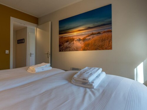 Island Getaway w/ Spa Bath