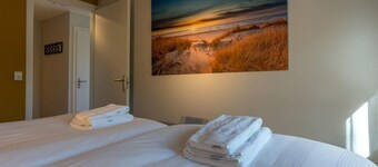 Island Getaway w/ Spa Bath
