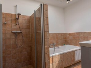 Shower, jetted bath