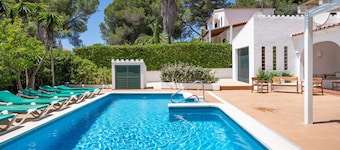 Villa Linda, WiFi&AC, private pool, GOLF & BEACH