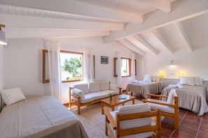 4 عدّة غرف نوم ومكواة/لوح كي وواي فاي وملاءات أسرّة