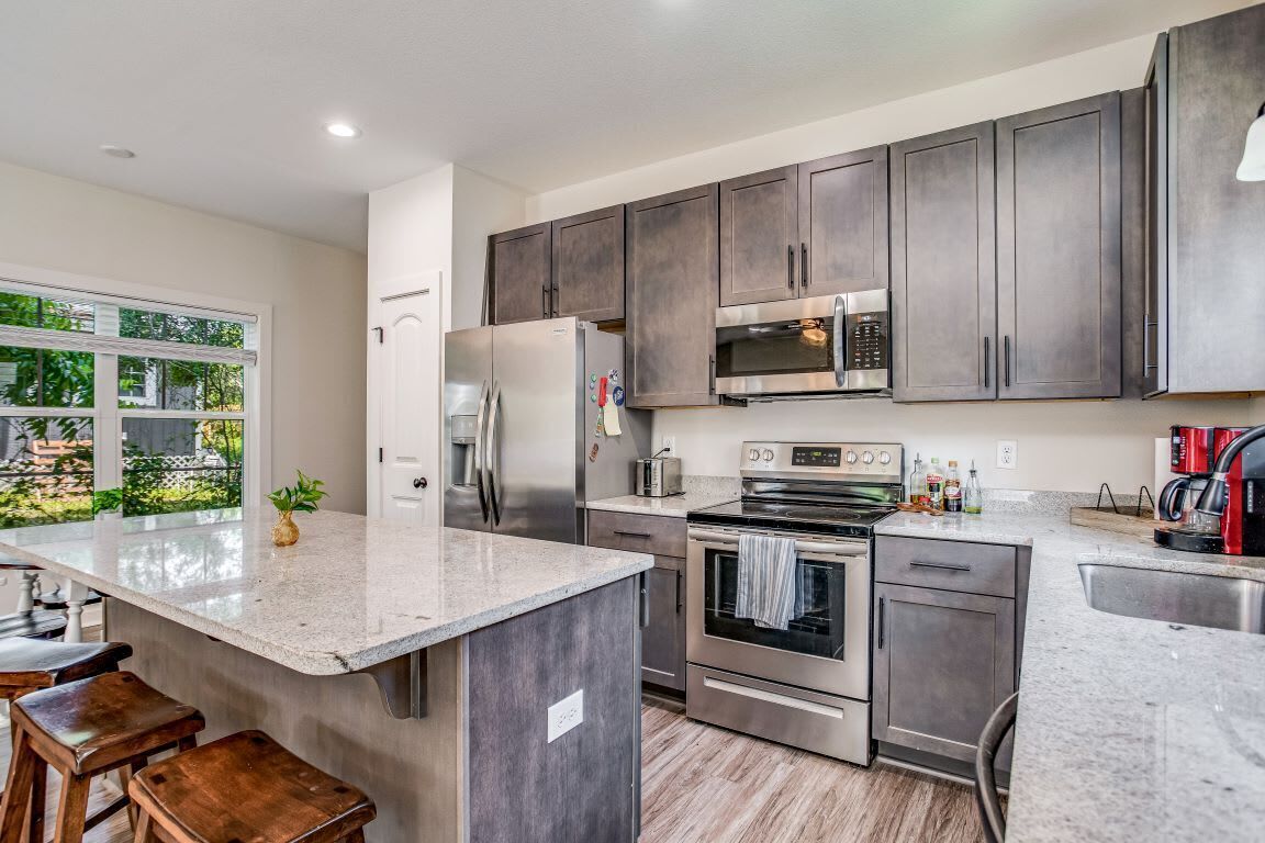 Near Downtown, Dining & Base - Beach Flow Bungalow