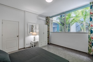 5 bedrooms, in-room safe, iron/ironing board, free WiFi