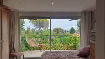 3 Schlafzimmer, Schreibtisch, Bügeleisen/Bügelbrett, Reisekinderbett