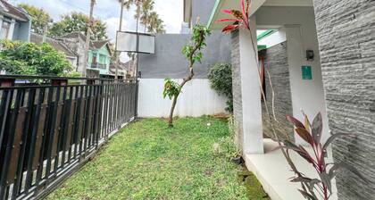 Homestay Jogja dekat Ambarukmo by Simply Homy