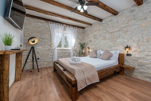 3 bedrooms, iron/ironing board, free WiFi, bed sheets - Villa Nikolina ZadarVillas (Polaca)