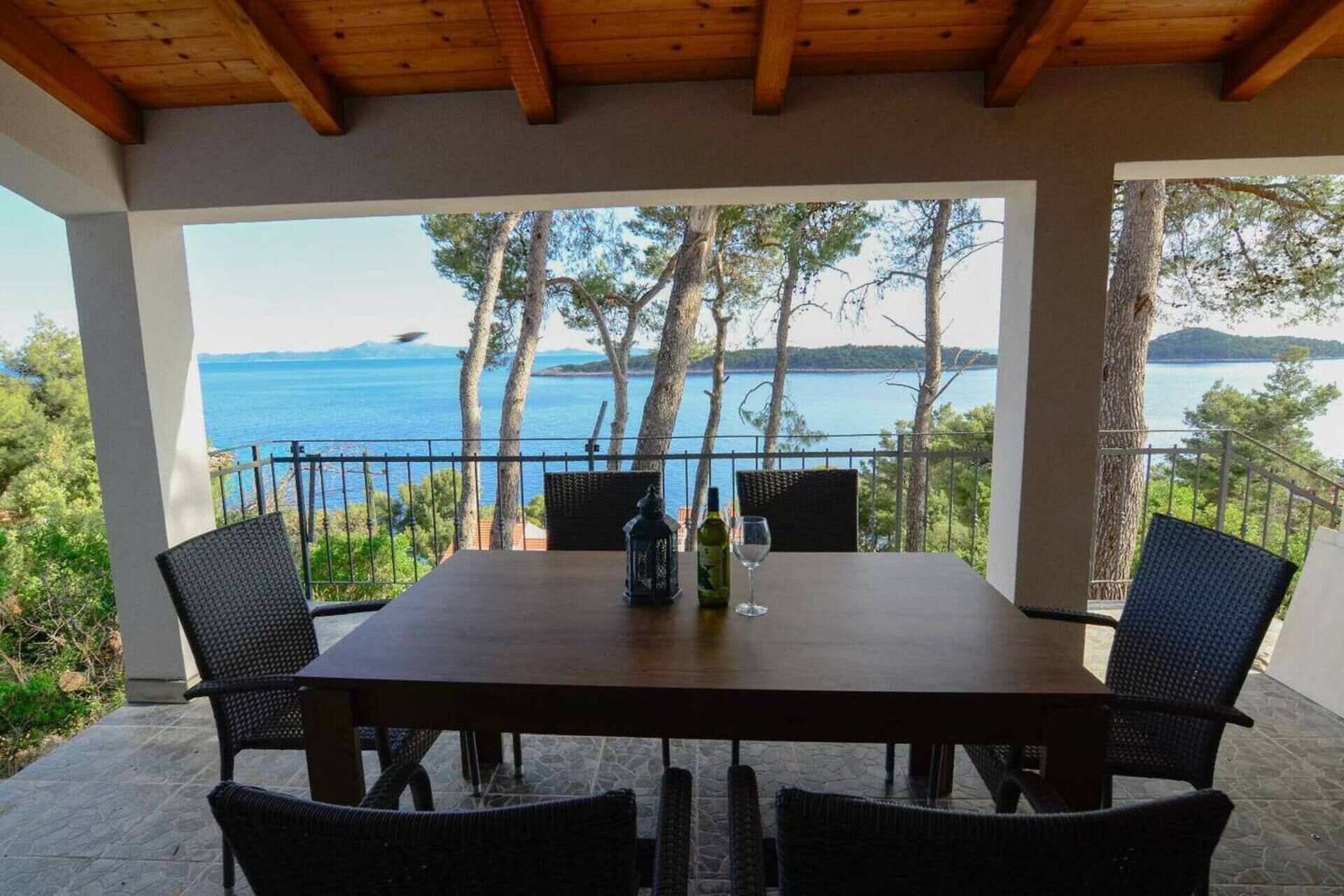 Hus | Eget kjøkken | Kjøleskap, ovn, kokeplater og oppvaskmaskin