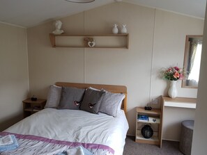 Ferienhütte | 2 Schlafzimmer, Bügeleisen/Bügelbrett, kostenloses WLAN, Bettwäsche