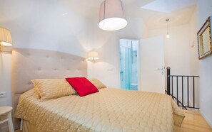 Sistema de insonorización, tabla de planchar con plancha y wifi gratis