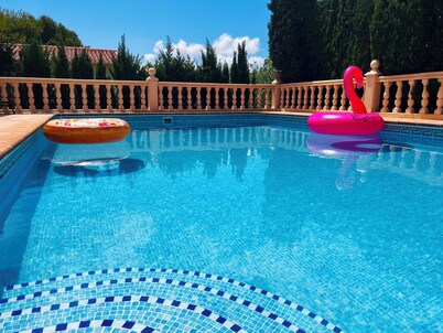 Villa "Casa del Sol" with private pool, beautiful garden, WiFi & garage