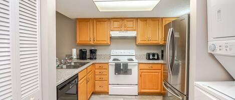 ثلاجة، ميكروويف، فرن، غسالة أطباق