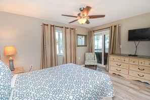 2 makuuhuonetta, silitysrauta/-lauta, ilmainen Wi-Fi, vuodevaatteet