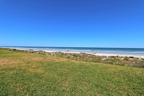 On the beach - Remodeled Ocean Front Unit w/ HUGE Kitchen, Easy Access to the Pool & Beach! Sand Dollar 2-107 (St. Augustine)