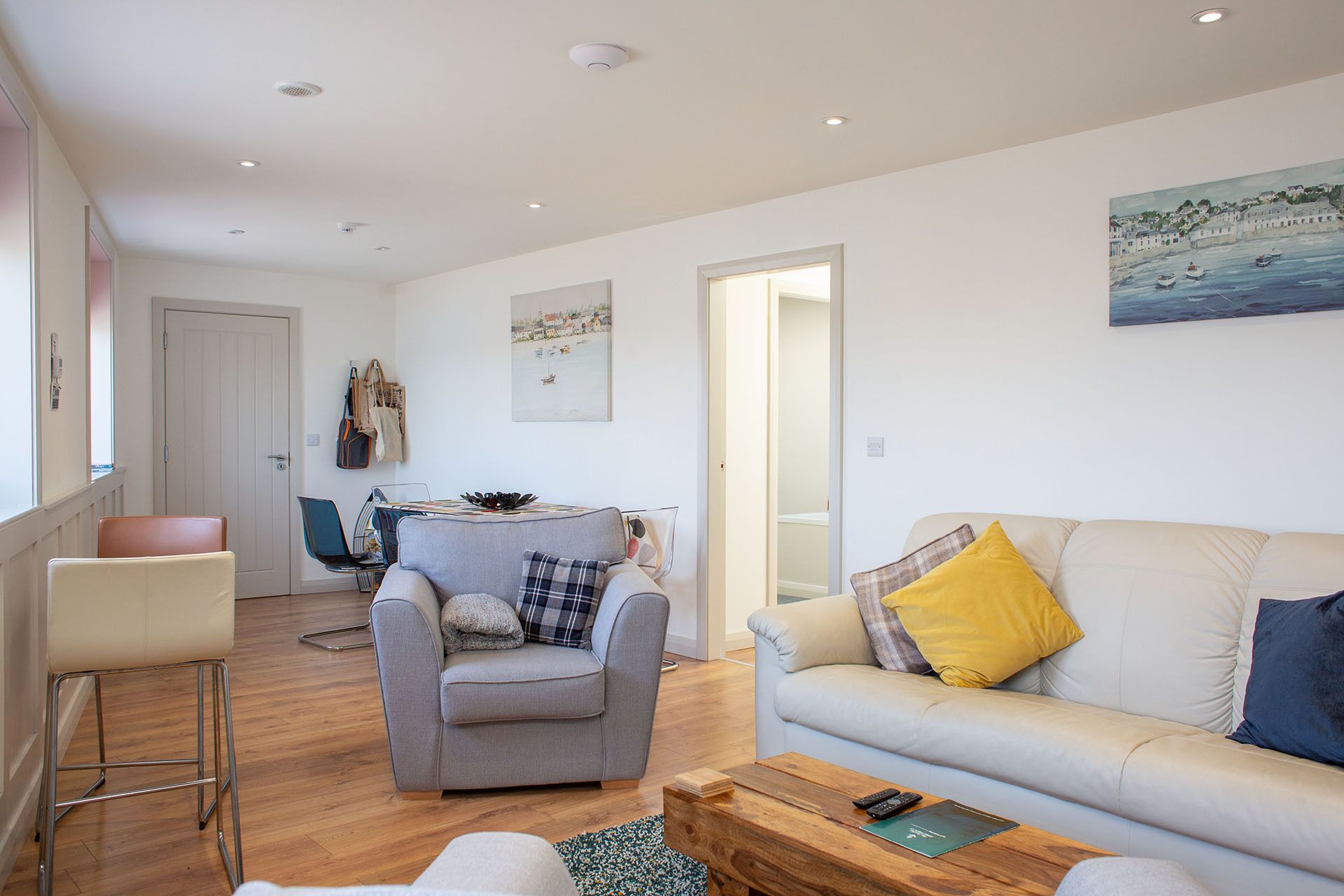 Leilighet – standard, privat bad, havneutsikt | Lounge