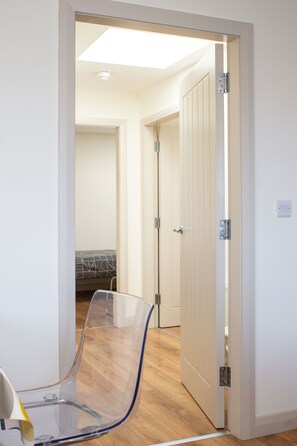 Apartament estàndard, bany privat, vistes al port | Interior