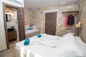 4 bedrooms, iron/ironing board, free WiFi, bed sheets - Villa Olympia up to 12-16 pers. 4BR, pool,  400 m. from the long sandy beach (Paralia Kourna, Apokoronas)